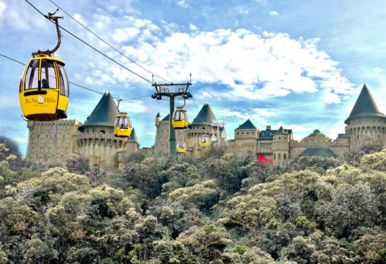 Indian tourists Ba Na Hills cable car